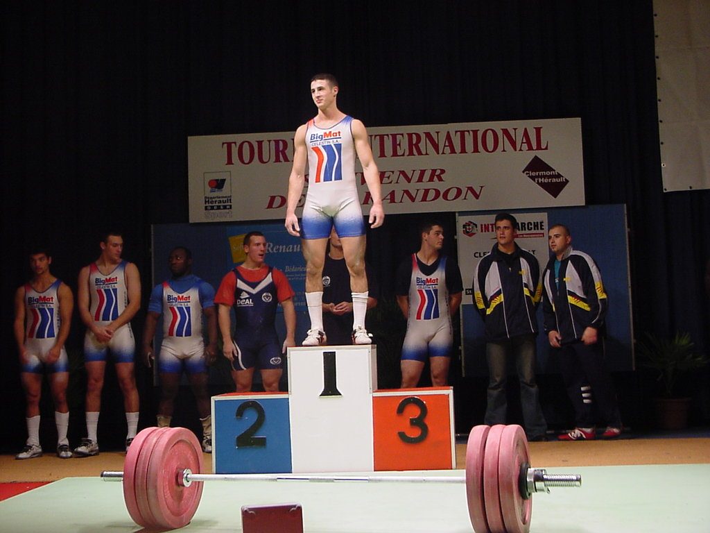 podium-ali-em